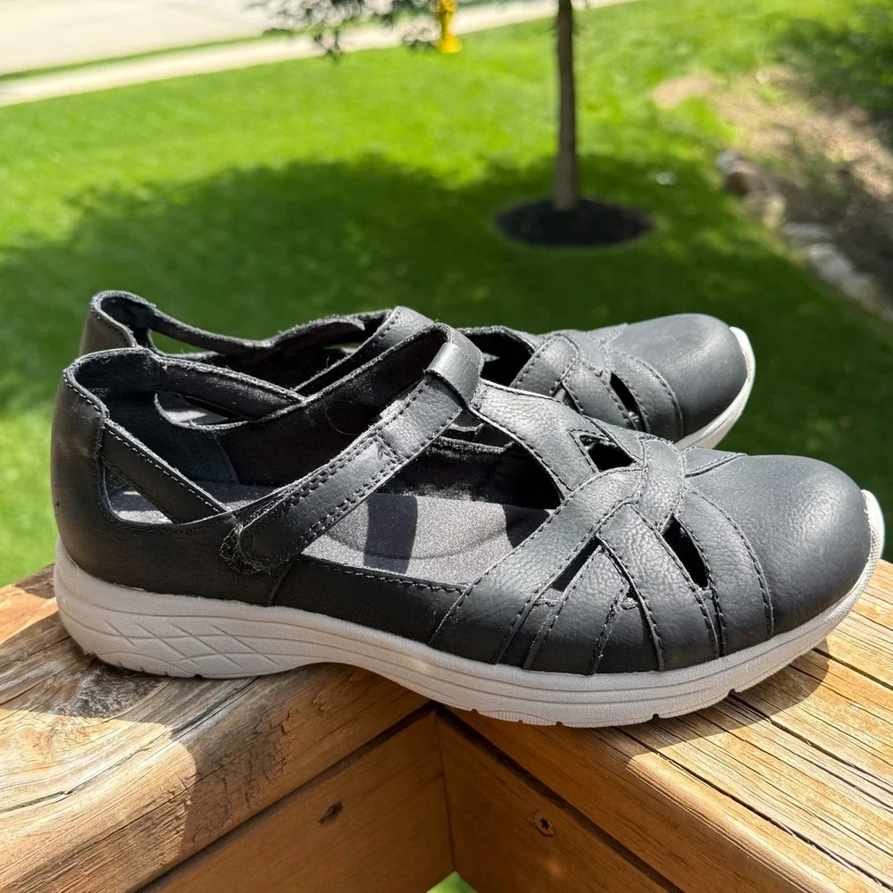 Croft & Barrow Silverbell Mary Jane‎ Sneakers Womens 9 Black Excellent Strappy